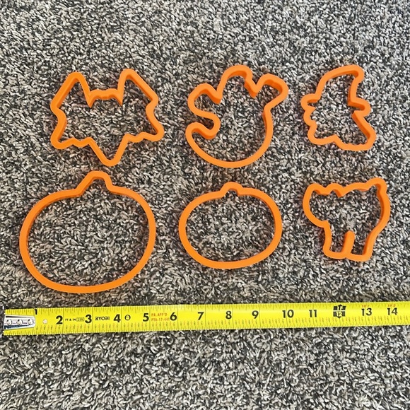 Halloween holiday cookie cutters or playdoh cutters - Picture 3 of 8